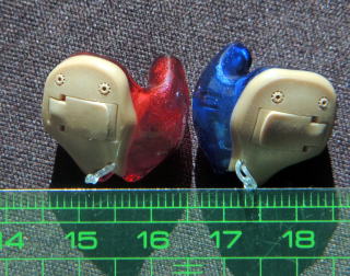 小型で高出力電池長持ちのの耳穴型補聴器
